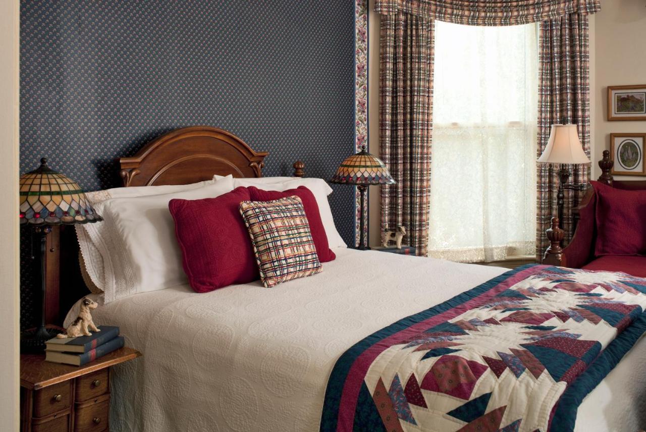 Bed & Breakfast The Oaks Victorian 2*